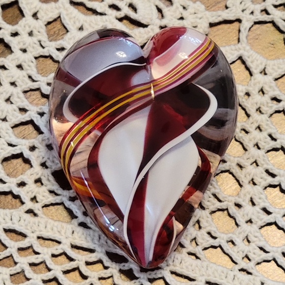 Art Glass Heart Paperweight with Red and White Swirls Heart. - Picture 11 of 12